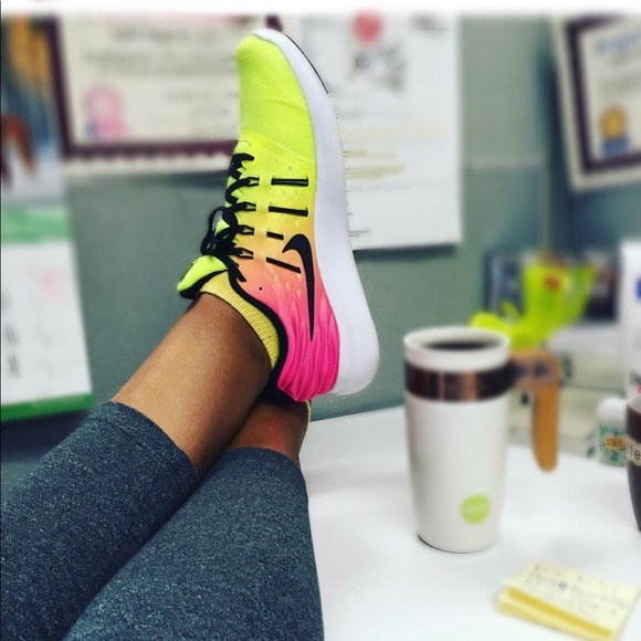 Nike Shoes - Nike Lunarstelos OC